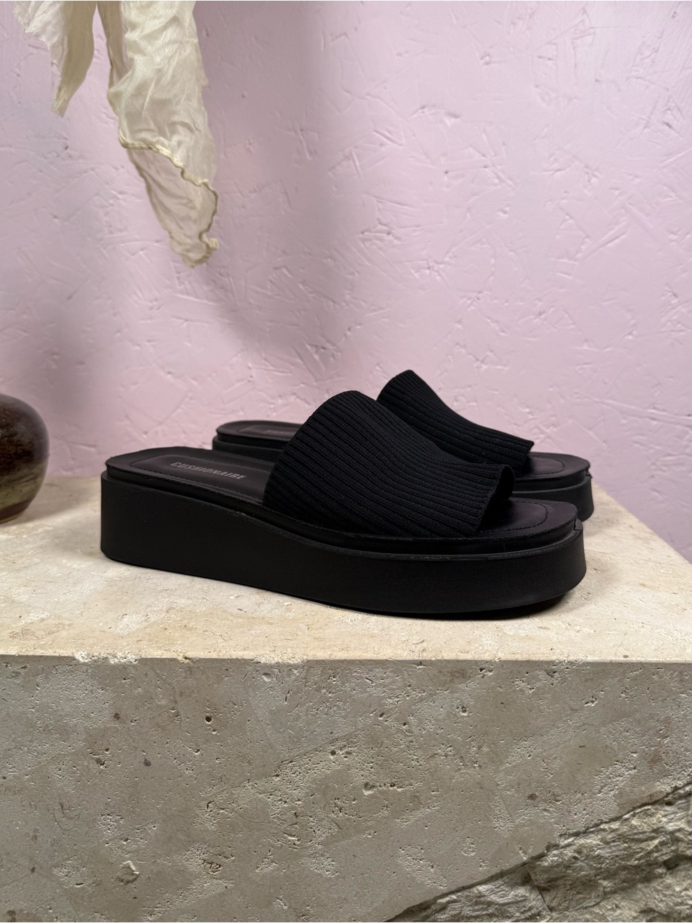 CUSHIONAIRE Black Platform Slide Sandals Size 8.5 Minimalist Chunky Summer